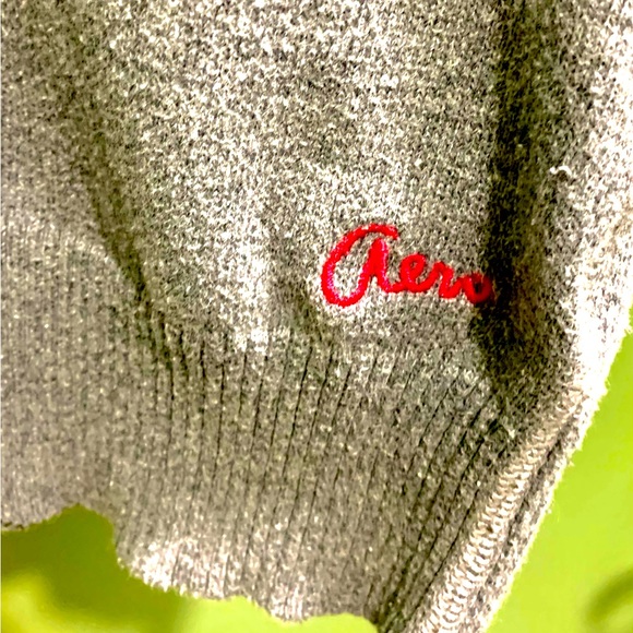 This size small made. By Aeropostale. It’s gray with hot pink trim on inside - Picture 7 of 10